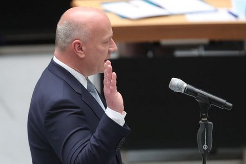Der neugewählte Berliner Oberbürgermeister Kai Wegner (CDU) bei seiner Vereidigung am 27. April 2023